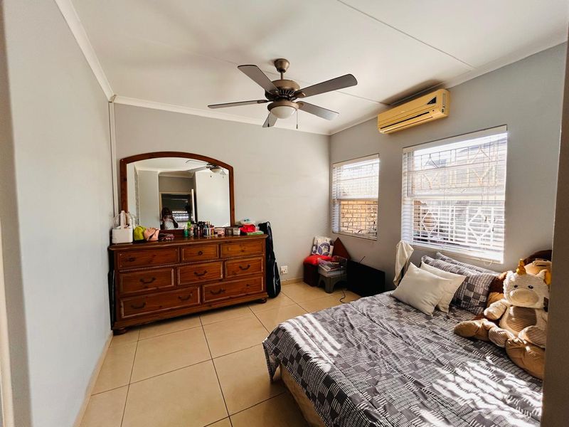 Townhouse for Sale in a Prime Location - Photo 5