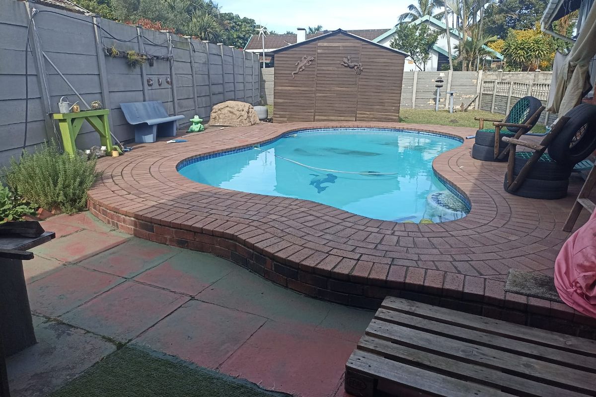 Charming 3 Bedroom, 2 Bathroom Home with Additional Guest Accommodation - Photo 3