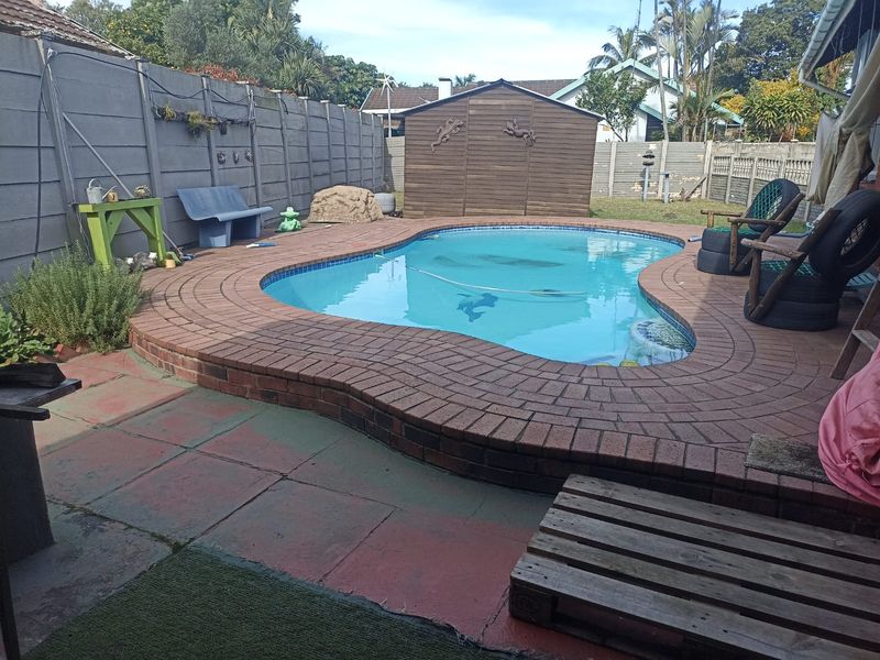 Charming 3 Bedroom, 2 Bathroom Home with Additional Guest Accommodation - Photo 3