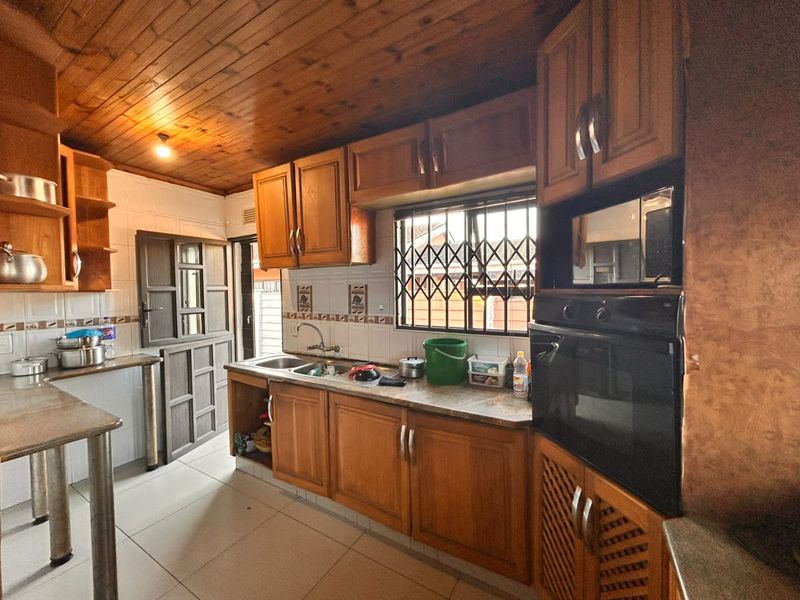 Student Accommodation Investment Property with NSFAS Contract - Photo 3