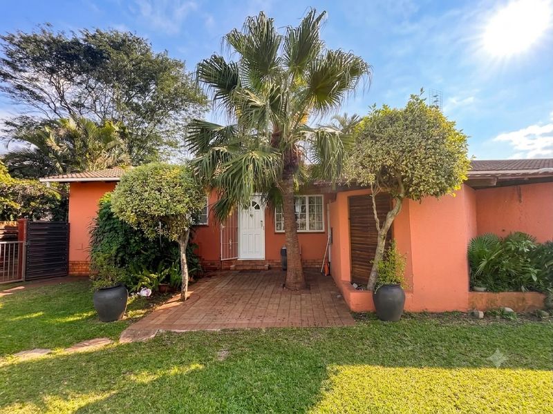 Charming 3 Bedroom Townhouse for Sale in Grantham Park - Photo 1