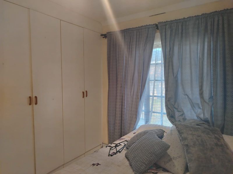 Charming and Well-Maintained Duet, Perfect for First Time Buyers or Investment - Photo 8