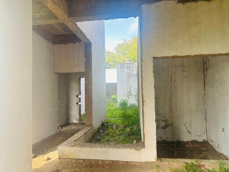 Grand Renovator’s Dream with Approved Plans – Meer en See - Photo 9