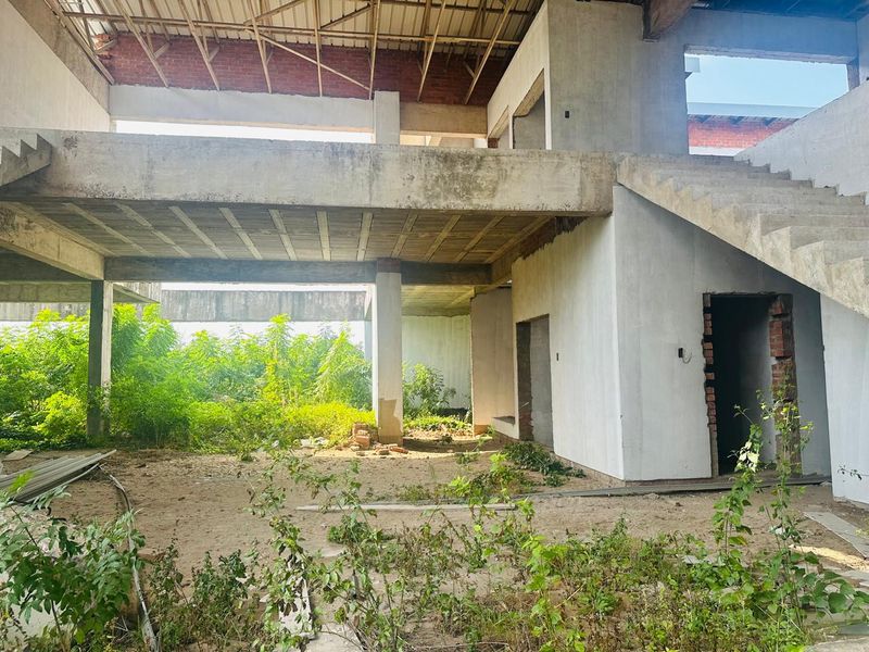 Grand Renovator’s Dream with Approved Plans – Meer en See - Photo 8