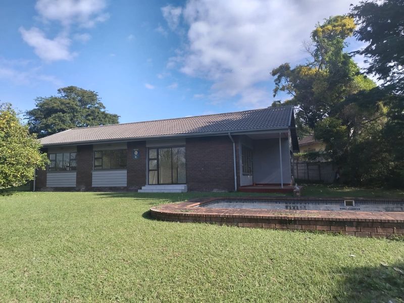 4 Bedroom house with a flat and pool - Photo 9