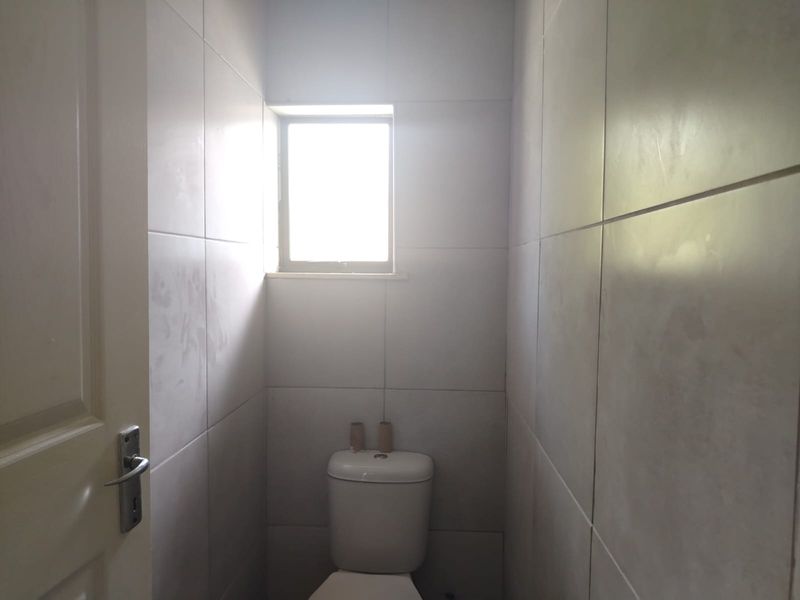 4 Bedroom house with a flat and pool - Photo 8