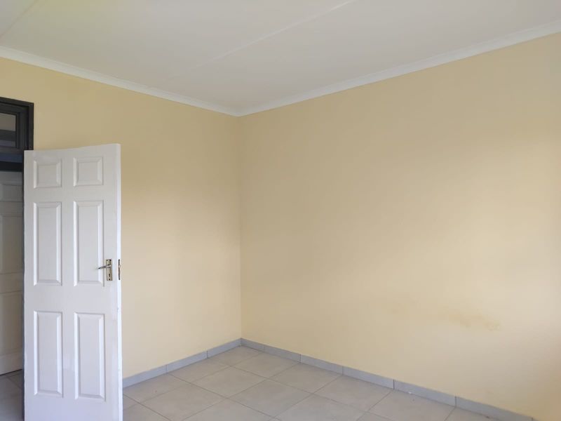 4 Bedroom house with a flat and pool - Photo 5