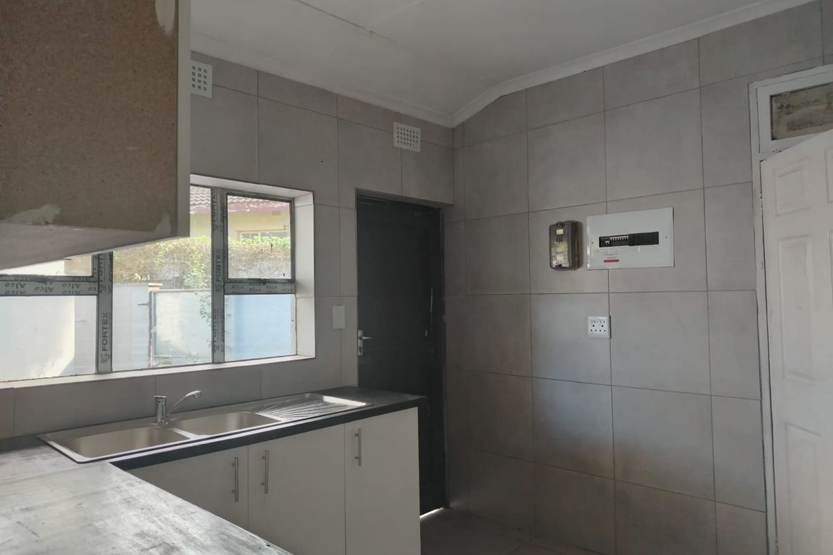 4 Bedroom house with a flat and pool - Photo 2