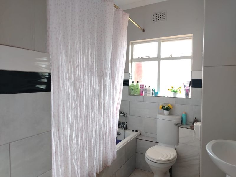 Neat as a Pin Top Floor Unit - Photo 10