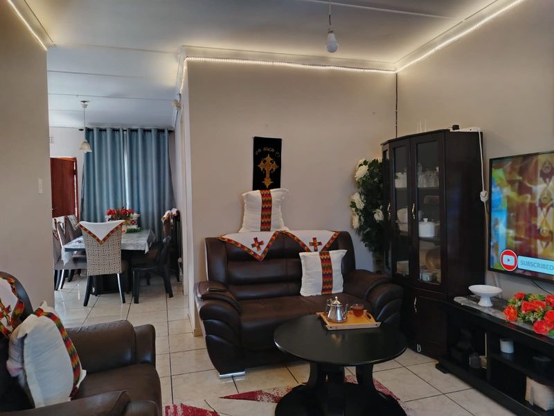 Neat as a Pin Top Floor Unit - Photo 6