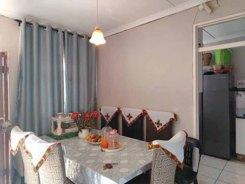 Neat as a Pin Top Floor Unit - Photo 4