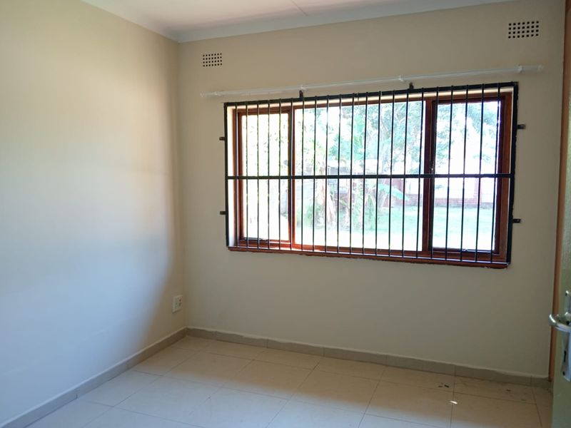 Newly Renovated Family Home with Scenic Views in Empangeni - Photo 10