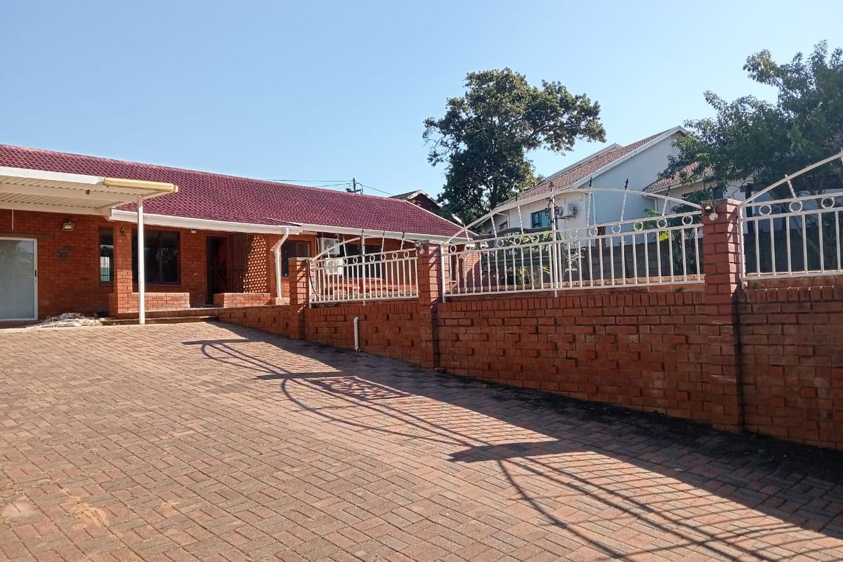 Newly Renovated Family Home with Scenic Views in Empangeni - Photo 4