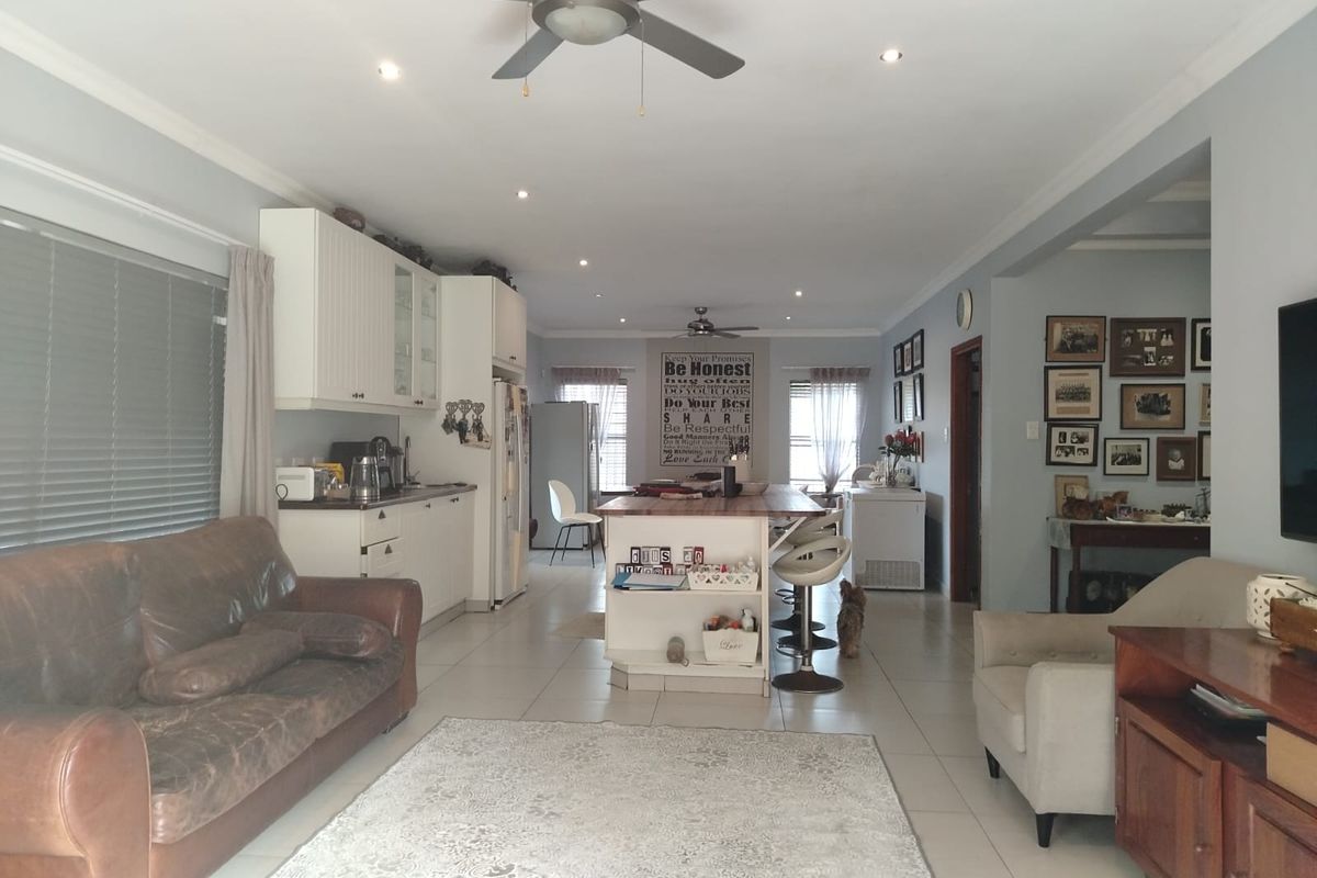 A Hidden Gem in the Sought After Suburb of Meer en See - Photo 2