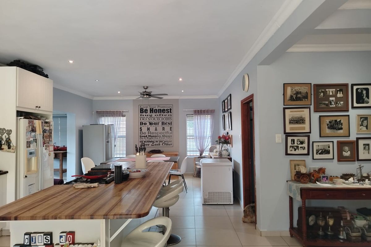 A Hidden Gem in the Sought After Suburb of Meer en See - Photo 3