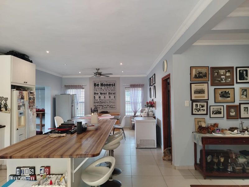 A Hidden Gem in the Sought After Suburb of Meer en See - Photo 3