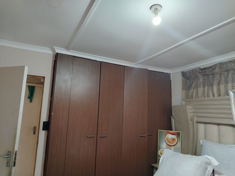 Easy Living in a Well Kept 3-Bedroom Home - Photo 8