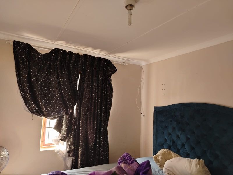 Easy Living in a Well Kept 3-Bedroom Home - Photo 7
