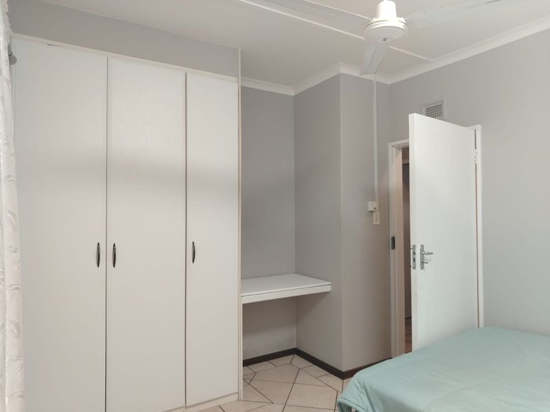 Spacious 3 Bedroom Duplex in a Well-Kept Complex - Photo 7