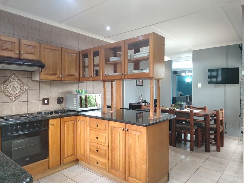 Modern 3 Bedroom Duet in a Prime Location - Photo 7