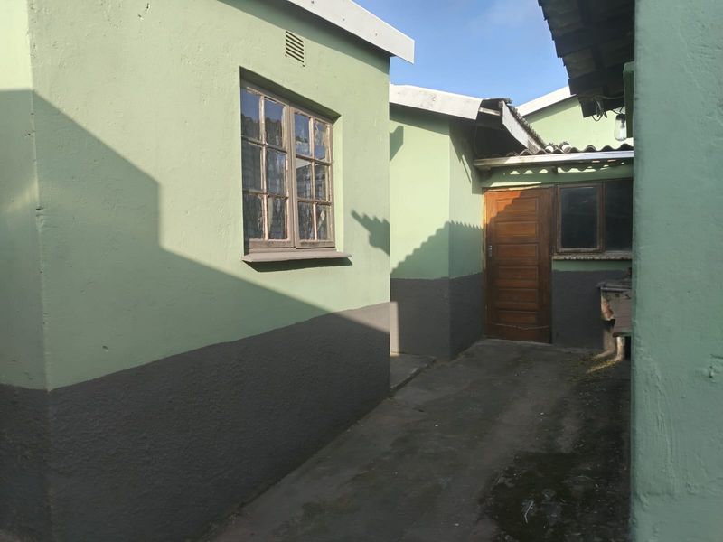 Investor’s Dream – Spacious 6-Bedroom Home with Income Potential - Photo 4