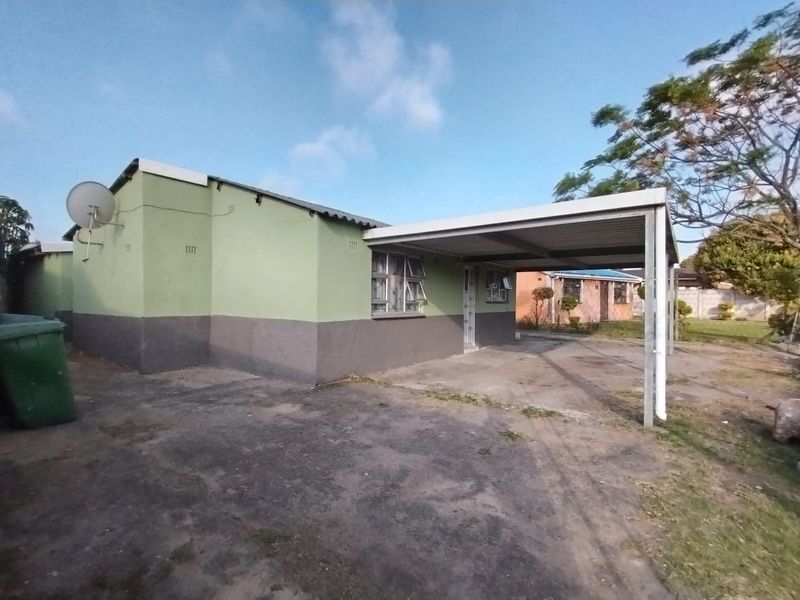 Investor’s Dream – Spacious 6-Bedroom Home with Income Potential - Photo 2