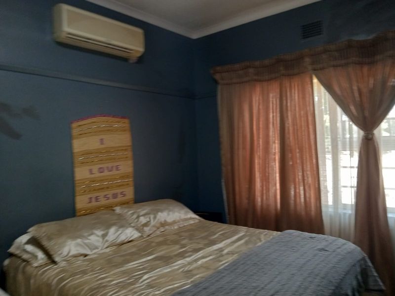 Neat 3 Bedroom Home with Modern Finishes and Spacious Yard - Photo 8