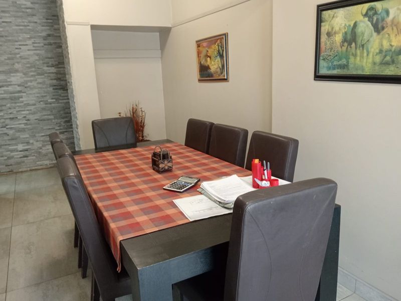 Neat 3 Bedroom Home with Modern Finishes and Spacious Yard - Photo 3