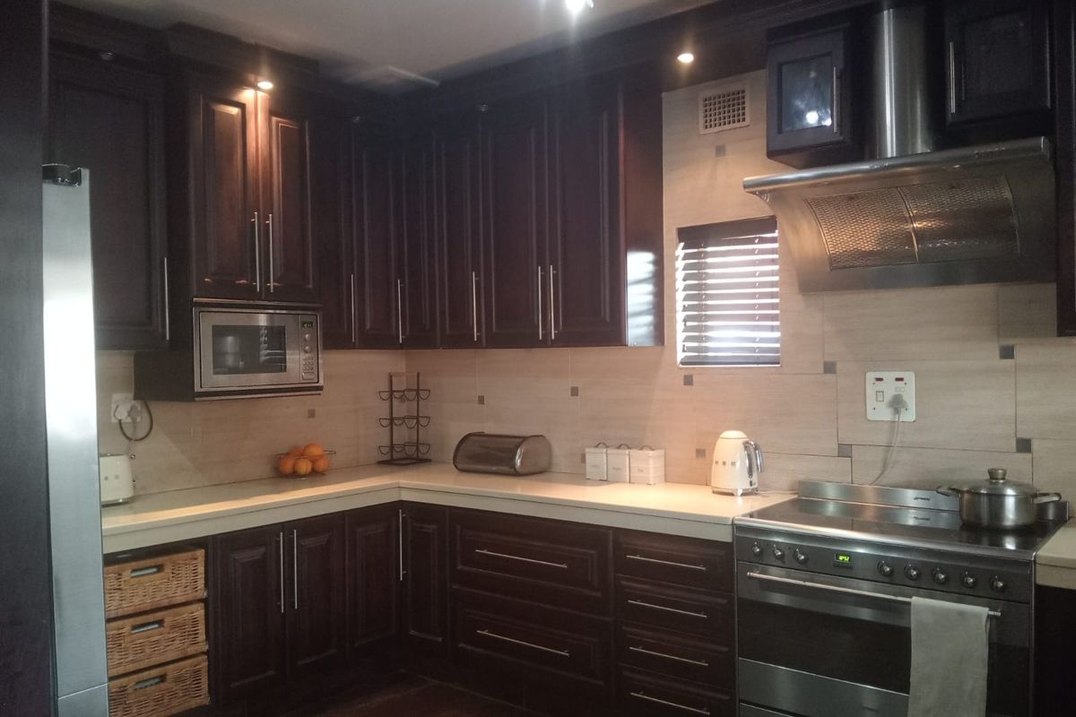 Neat 3 Bedroom Home with Modern Finishes and Spacious Yard - Photo 2