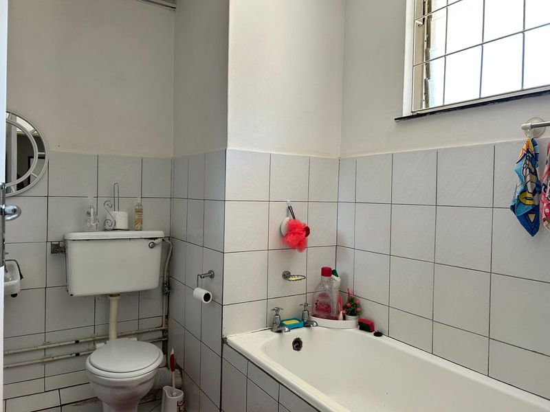 Perfect Investment or Starter Home! - Photo 9