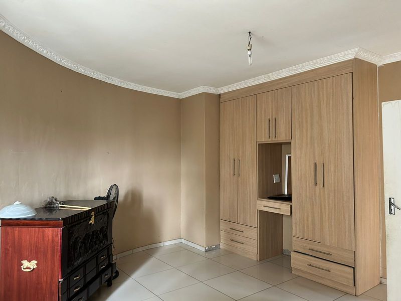 Spacious Family Home in the Prestigious Umhlanga Reserve Area - Photo 5