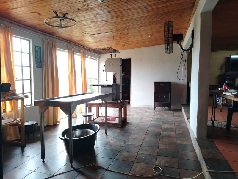 Versatile 1.3ha Smallholding with Established Pig Farming Operation located Just 15km from Empangeni - Photo 10