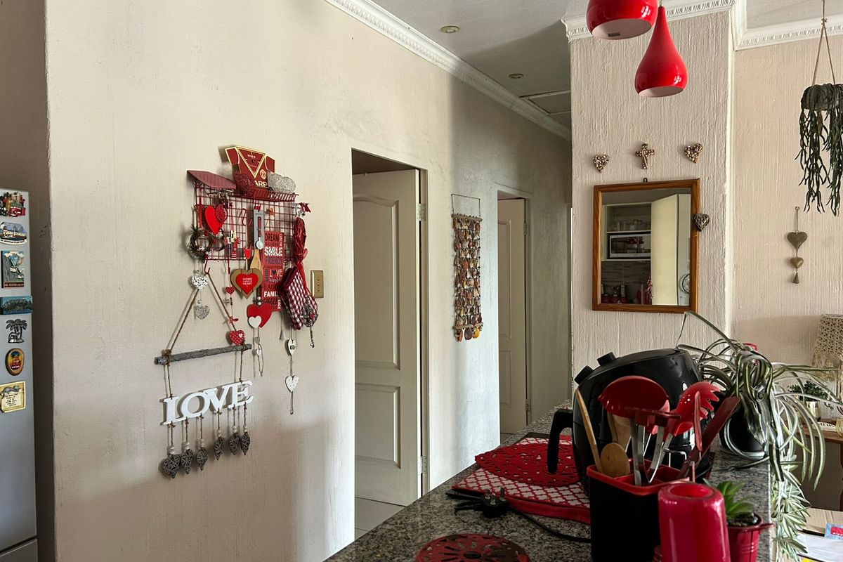 Charming 3 Bedroom Home in Prime Location, Close to CBD and Amenities - Photo 3