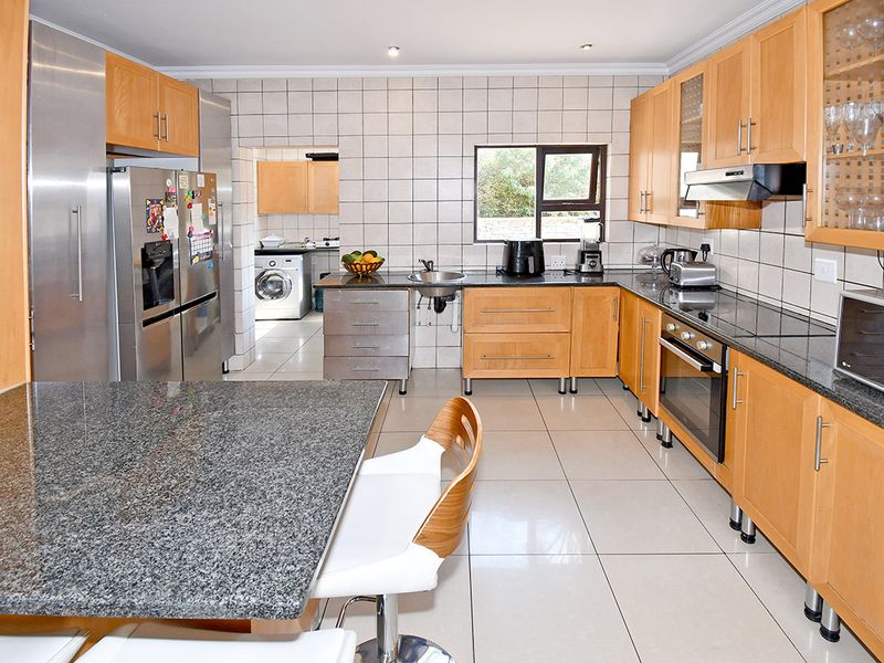 Exceptional 4-Bedroom Family Home - Photo 9