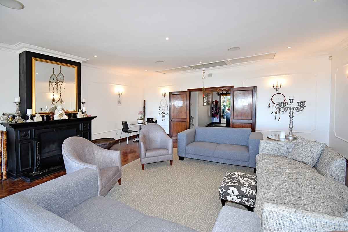 4 Bedroom Home with Investment Opportunity - Photo 5