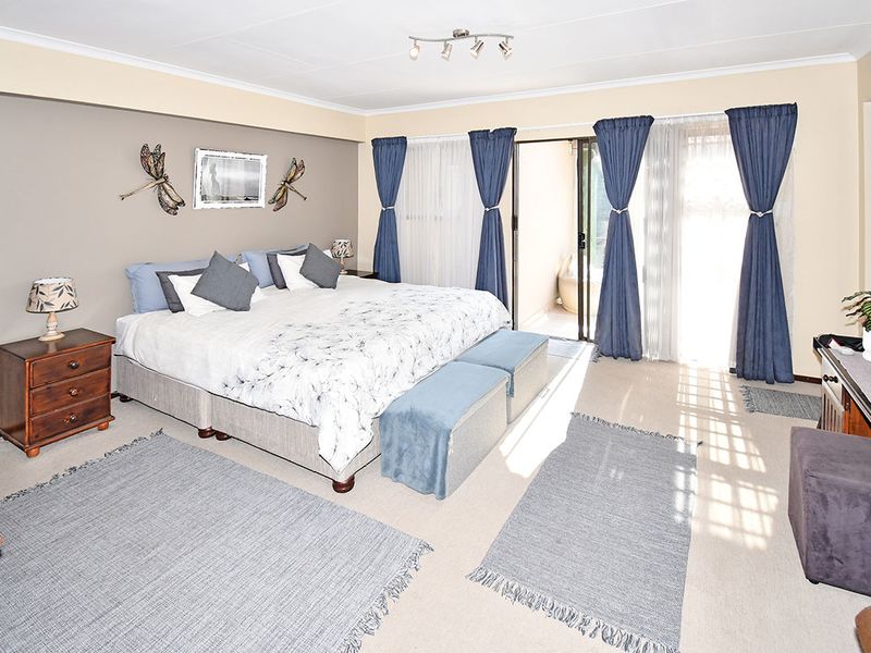 Three bedroom home with swimming pool in a secure estate - Photo 6