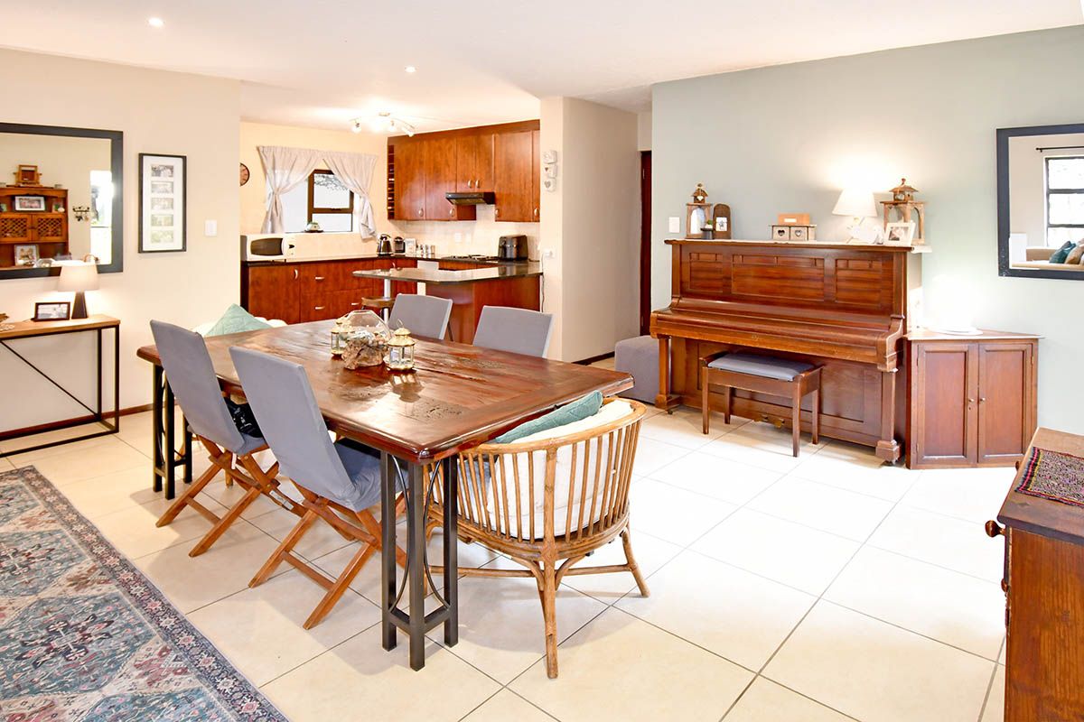 Three bedroom home with swimming pool in a secure estate - Photo 3