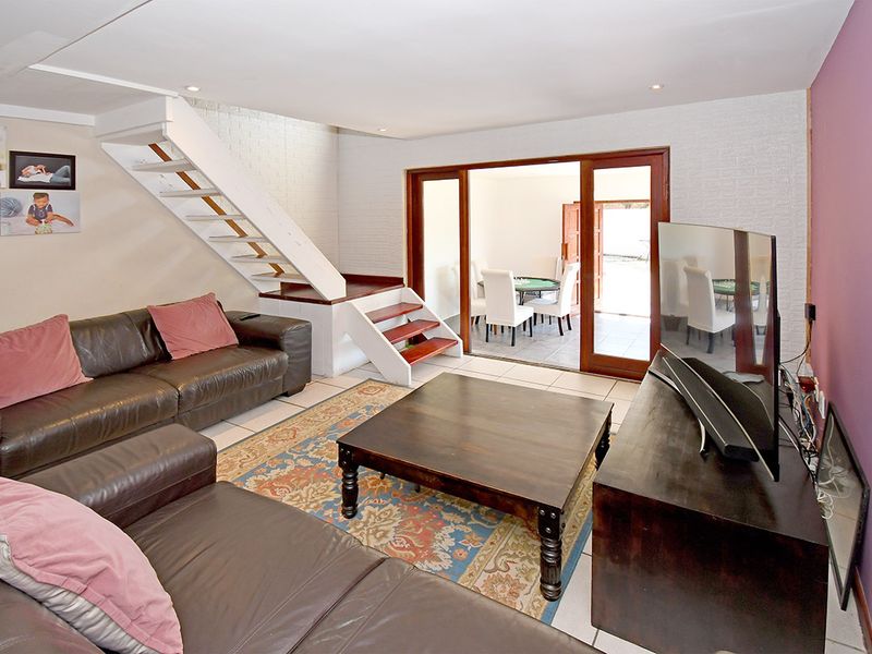 Spacious 4-Bedroom Family Home in Broadacres - Photo 4