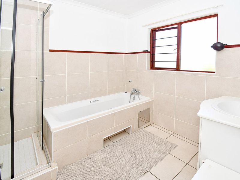 Spacious 4-Bedroom Family Home in Broadacres - Photo 9