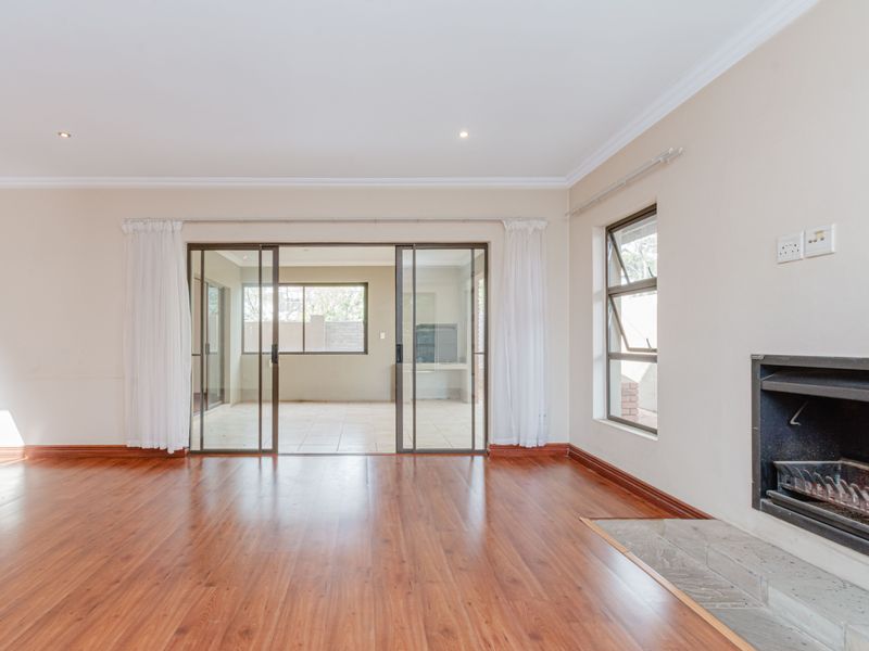 Contemporary Comfort and Convenience in Beverley Sandton - Photo 4