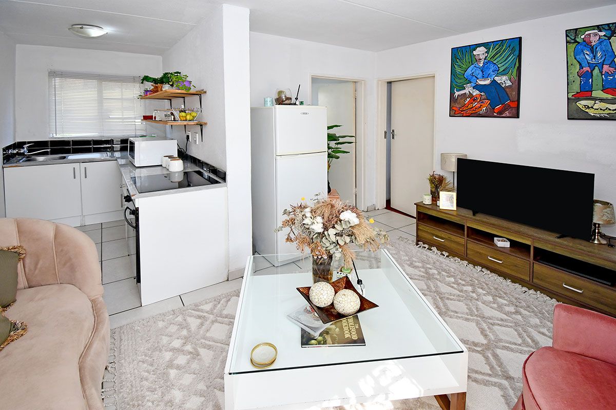 Stunning One bedroom ground floor Apartment - Photo 4
