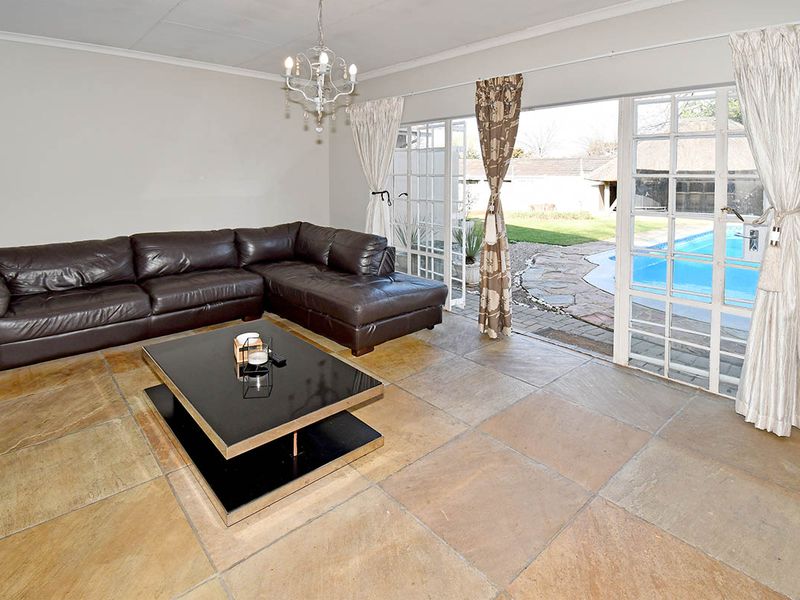 Family Home For Sale in Blairgowrie - Photo 5