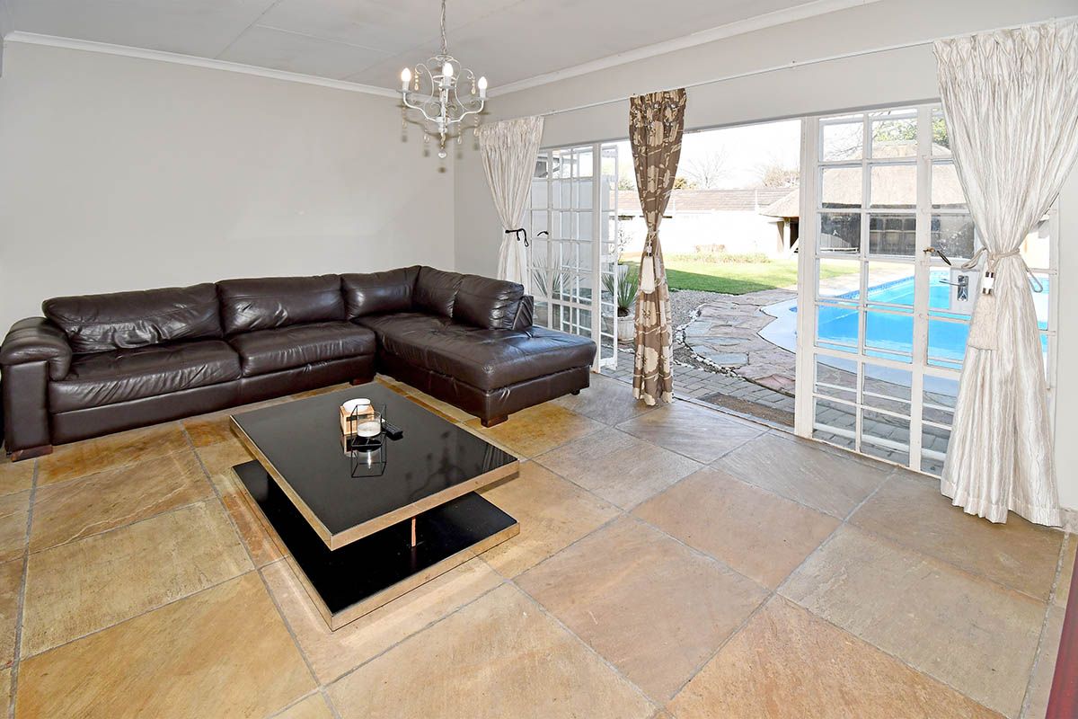 Family Home For Sale in Blairgowrie - Photo 5