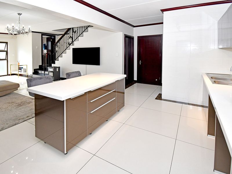 3 Bedroom House For Sale in Craigavon - Photo 6