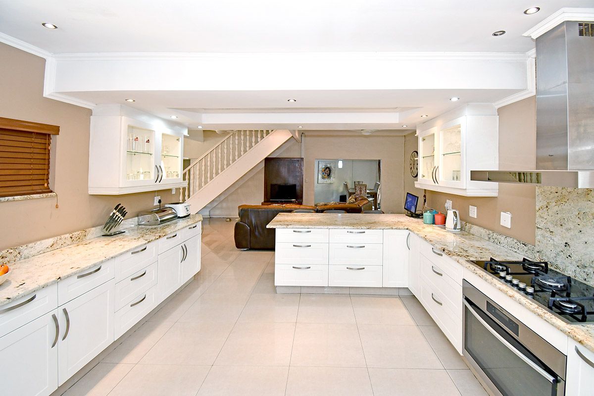 5-Bedroom Family Home in Secure Boomed Enclave, Bryanston - Photo 3