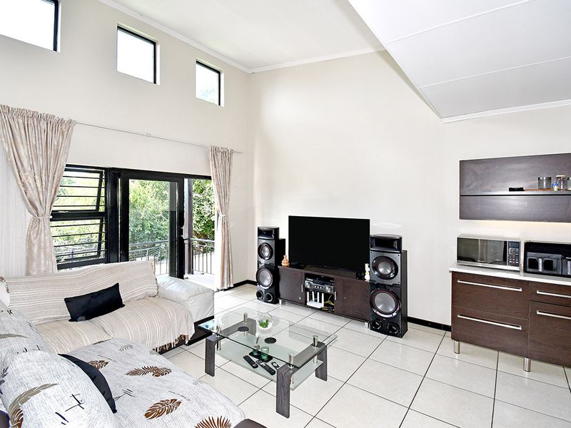 Apartment For Sale in Douglasdale - Photo 8
