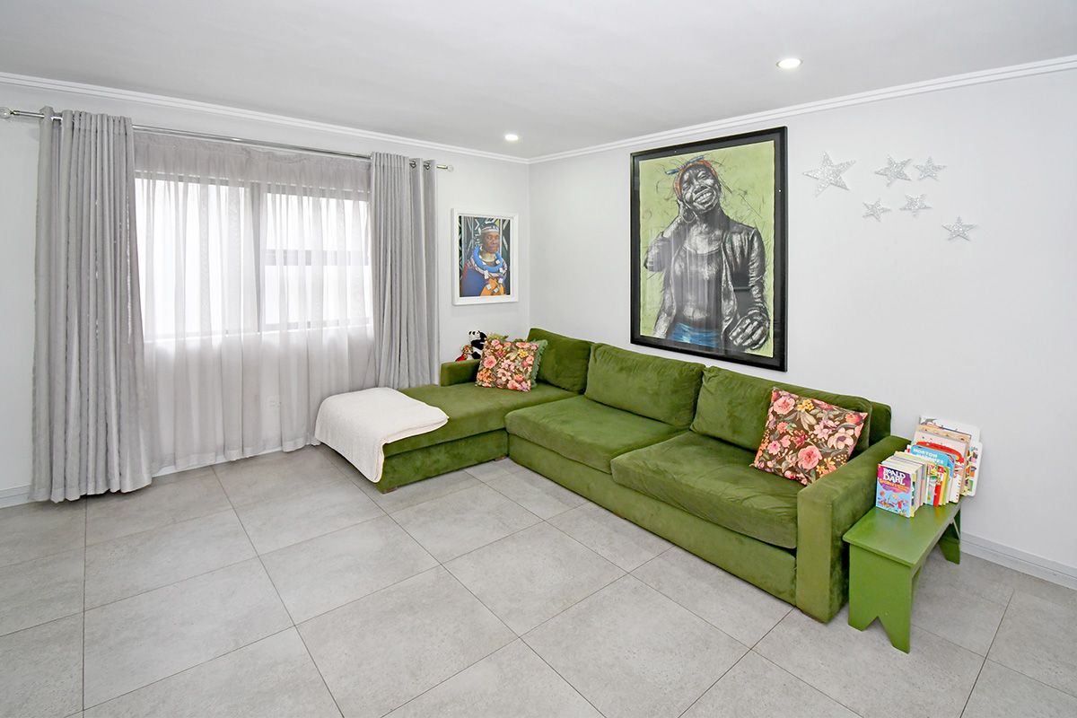 Three Bedroom home in a secure estate - Photo 4
