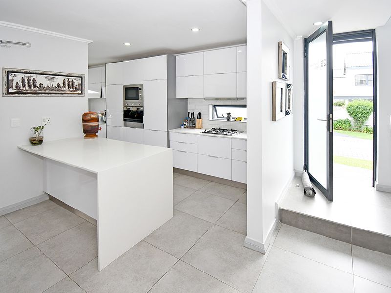 Three Bedroom home in a secure estate - Photo 2
