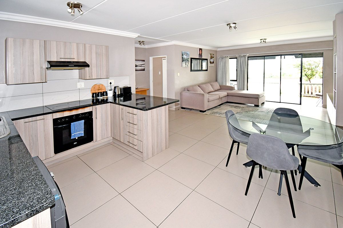 Two Bedroom Two Bathroom Ground Floor Apartment - Photo 4