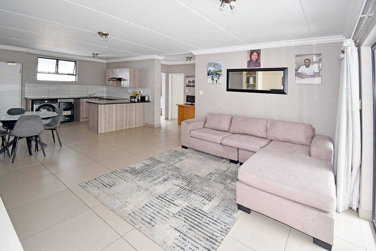 Two Bedroom Two Bathroom Ground Floor Apartment - Photo 5